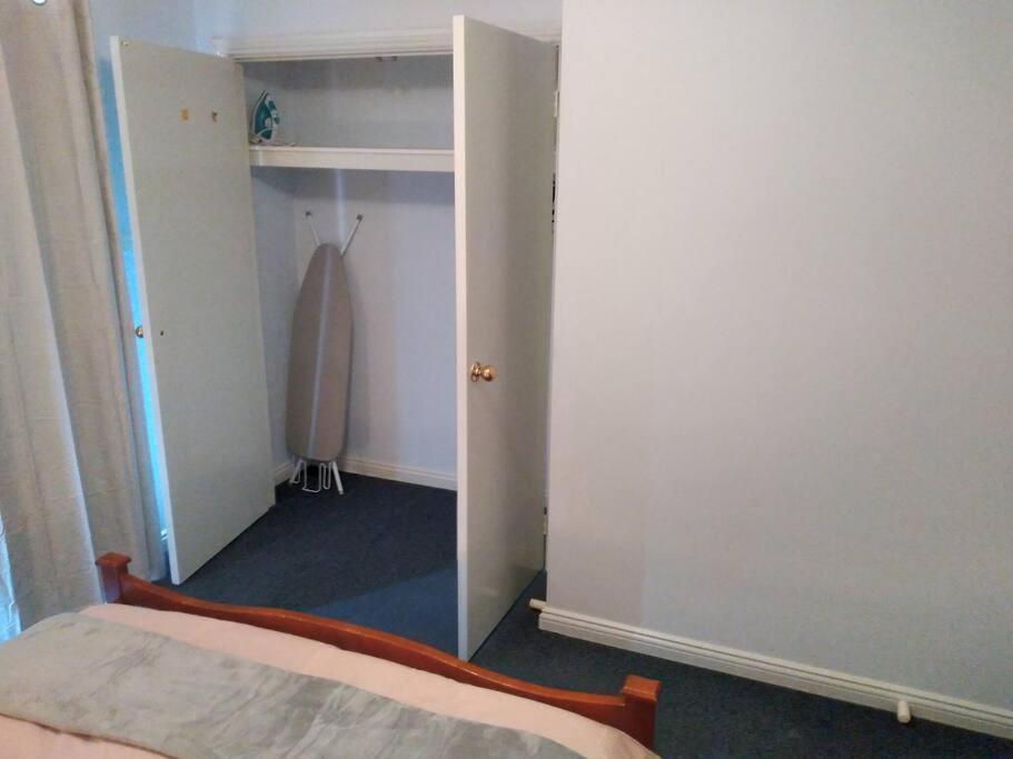 Cosy 2 Bedroom Unit In A Secure Gated Complex Kalgoorlie Dış mekan fotoğraf